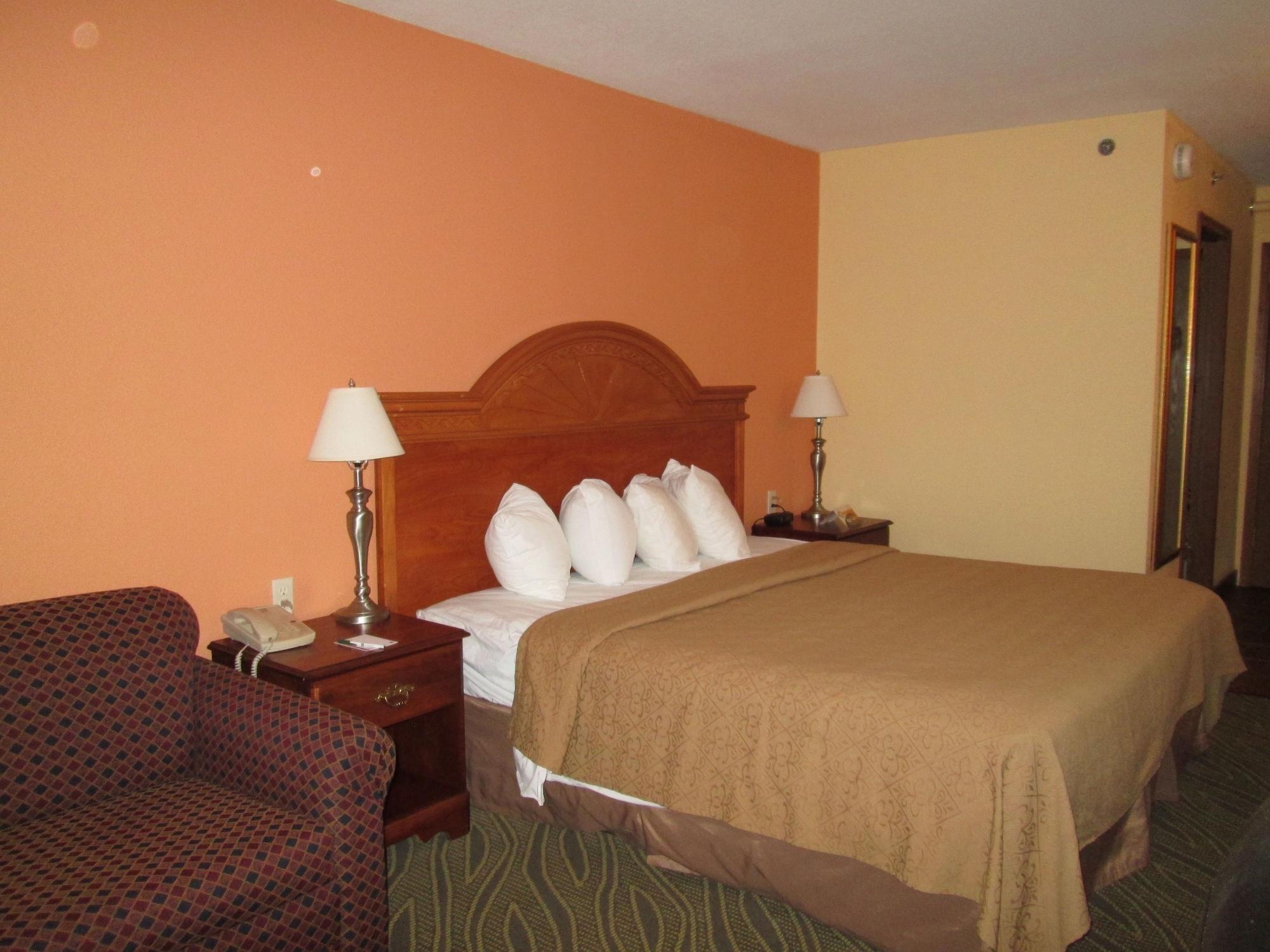 Quality Inn Gaylord Exterior photo