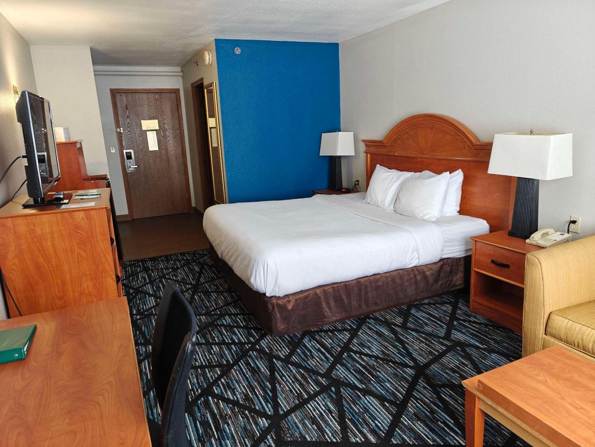 Quality Inn Gaylord Exterior photo