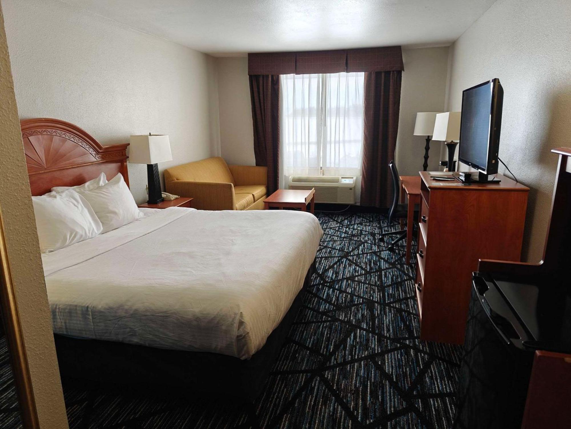 Quality Inn Gaylord Exterior photo