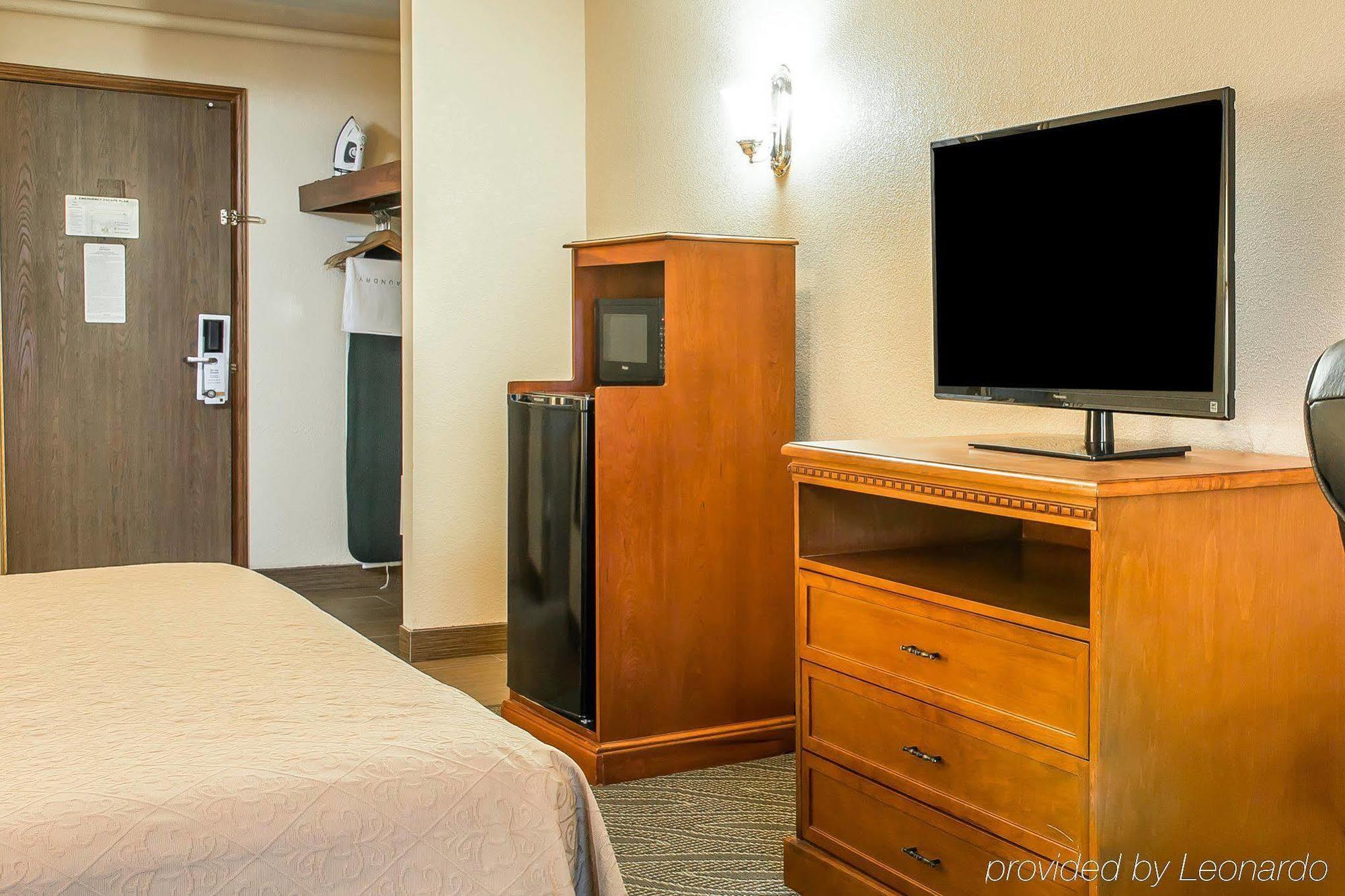 Quality Inn Gaylord Exterior photo