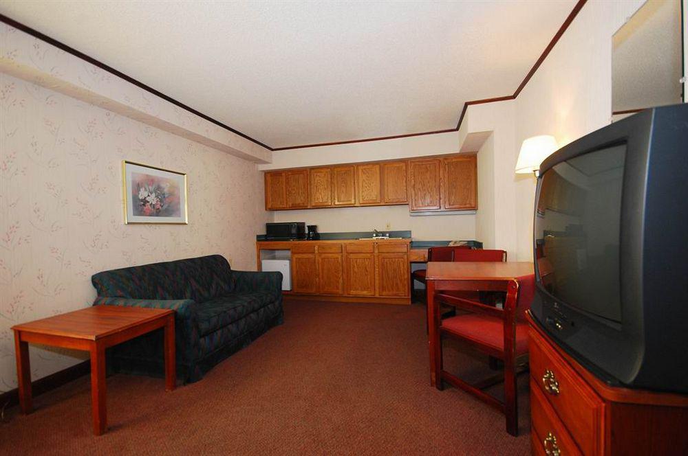 Quality Inn Gaylord Room photo